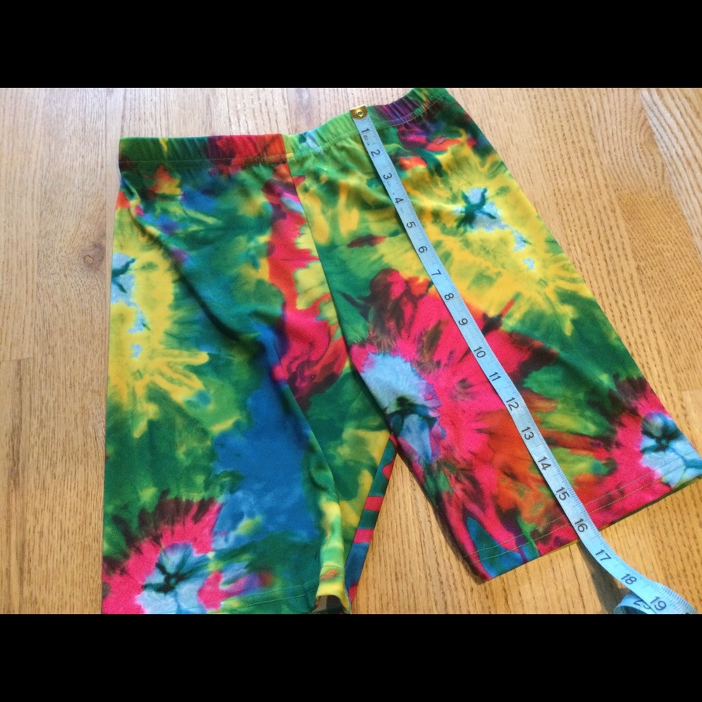 🌟3xHP!🌟 LIKE NEW Tie Dye Biker Shorts - Picture 6 of 6